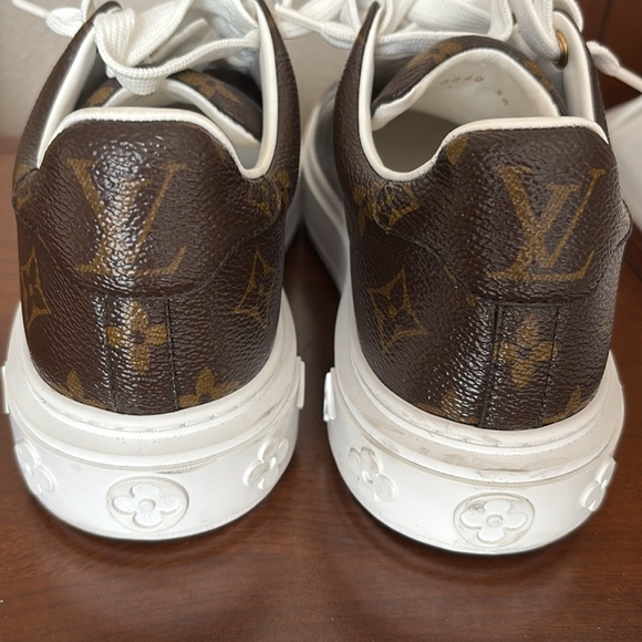 Genuine lv sneakers made in Italy size 36 - Picture 5 of 15
